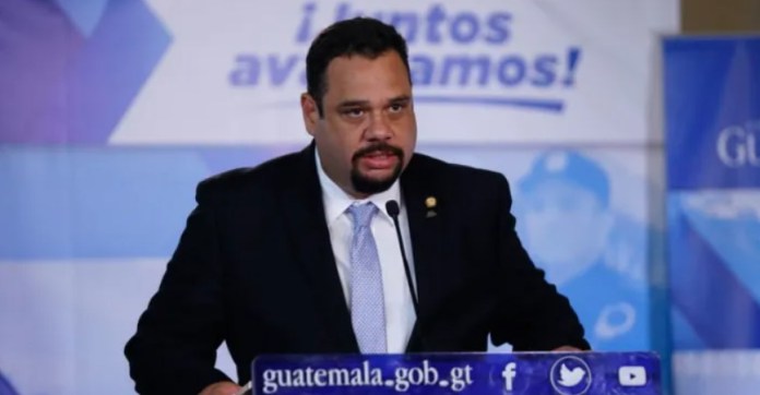 El ex ministro José Luis Benito Ruiz fue acusado de cometer el delito de lavado de dinero u otros activos.