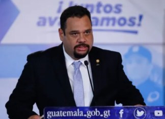 El ex ministro José Luis Benito Ruiz fue acusado de cometer el delito de lavado de dinero u otros activos.