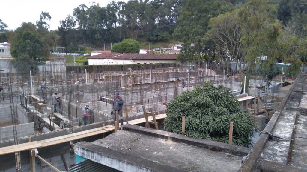 Construcción del CAIMI en Antigua Guatemala, proyecto a cargo de Grupo Comavisa. Foto: SNIP.