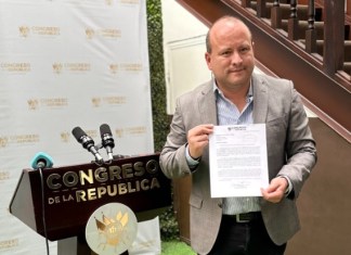 "El parlamentario de la Bancada CREO solicitó al Congreso el cambio de nombre de la Iniciativa 6359, por "Ley del Sistema de Alerta Farruko-Pop""