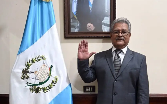 El Presidente de la República, Bernardo Arévalo, nombró a Fernando Antonio Mazariegos Barrios como Gobernador Departamental de Retalhuleu Foto: SGP