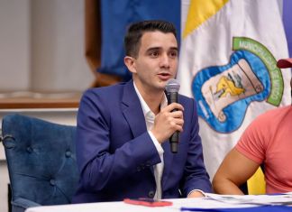 La denuncia en contra del funcionario fue presentada por el abogado Marco Vinicio Mejía, quien pidió que se le retire el derecho de inmunidad