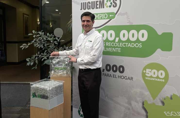 Rodolfo Bollat, vocero de INGRUP, anunció la expansión del Programa Juguemos Limpio. Foto: La Hora / José Orozco.