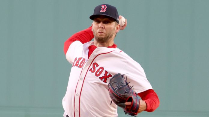 Kutter Crawford, abridor de los Medias Rojas de Boston, lanza en el primer inning del juego ante los Gigantes de San Francisco, el miércoles 1 de mayo de 2024 (AP Foto/Mark Stockwell)