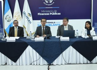 El ministro de Finanzas, Jonathan Menkos, y el secretario de Planificación y Programación de la Presidencia, Carlos Mendoza, presentaron los Talleres de Planificación y Presupuesto Abierto 2025. Foto: Fabricio Alon