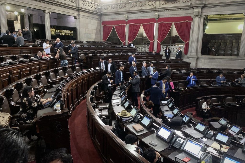 Más del 50 por ciento de bloques legislativos se sumaron para el juicio político contra el jefe del Ministerio de Relaciones Exteriores, Carlos Ramiro Martínez. Foto: José Orozco/La Hora