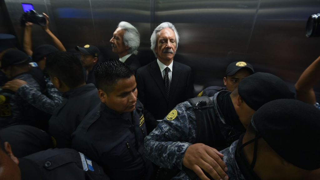 José Rubén Zamora recibió medidas sustitutivas. (Foto: Fabricio Alonzo/La Hora)