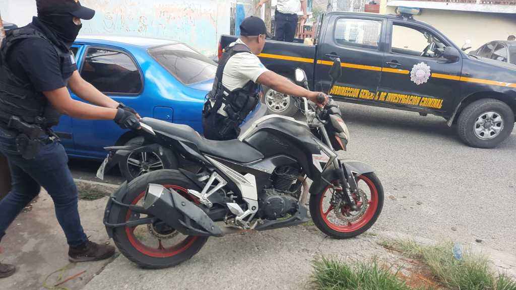 En el operativo también se recuperó una motocicleta. (Foto: PNC)