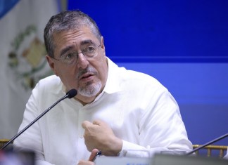 El Mineduc informó que el presidente Bernardo Arévalo solicitará una opinión consultiva a la CC sobre la aplicación de la Ley de Acceso a la Información Pública respecto al pacto colectivo con el magisterio nacional. Foto: Gobierno de Guatemala/La Hora