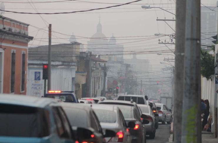 Piden a los habitantes de la capital y del departamento de Guatemala cuidar de sus vías respiratorias, derivado de la mala calidad del aire. Foto: José Orozco