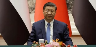 El presidente chino, Xi Jinping, asiste a una ceremonia de firma con el Presidente egipcio, Abdel Fattah al-Sisi en el Gran Salón del Pueblo en Beijing, China, 29 de mayo de 2024. (Egipto )