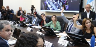 La comisión legislativa de Salud aprueba dictamen para la iniciativa de ley de control de inventarios en el Ministerio de Salud y unidades ejecutoras. Foto: Congreso