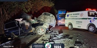 En horas de la madrugada de este viernes 10 de mayo, se registró un accidente de tránsito en Río Hondo, Zacapa. Foto: Bomberos Municpales Departamentales
