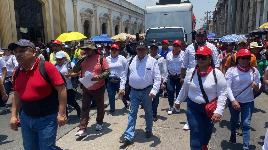 El Pacto Colectivo entregado por la dirigencia del STEG tiene carácter de confidencialidad aceptado por las anteriores autoridades, el cual fue reiterado en la marcha del 2 de mayo. El actual gobierno se ha opuesto a esta condición. Foto: José Orozco/La Hora