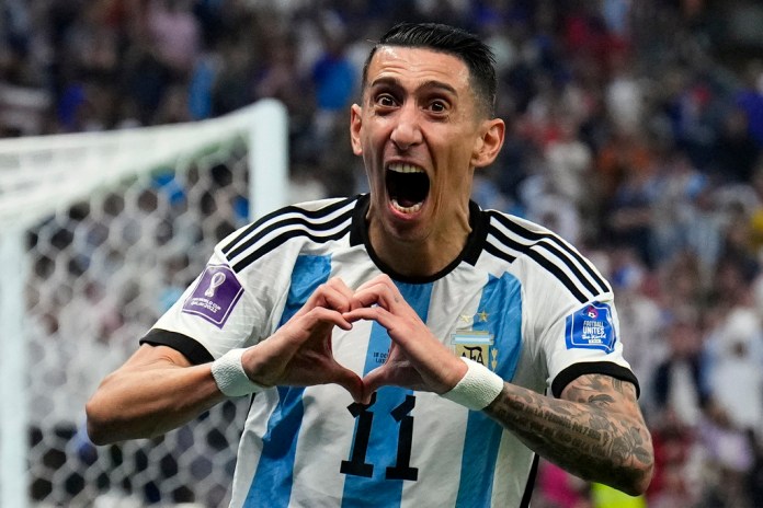 Angel Di María celebra tras marcar el segundo gol de Argentina en la final del Mundial 2022 ante Francia en el estadio Lusail, el 18 de diciembre de 2022, en Lusail, Qatar. (AP Foto/Natacha Pisarenko)