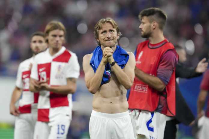 El croata Luka Modric reacciona tras el último encuentro de la fase de grupos ante Italia en la Eurocopa el lunes 24 de junio del 2024. (AP Foto/Sunday Alamba)