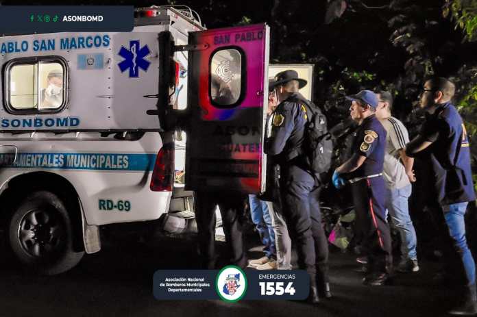 Fallece motorista en accidente de tránsito. Foto: La Hora /Asociación Nacional de Bomberos Municipales Departamentales.