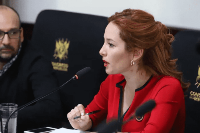 Alejandra Carrillo, exdirectora del Instituto de la Víctima fue destituida por Bernardo Arévalo. (Foto: archivo/La Hora)