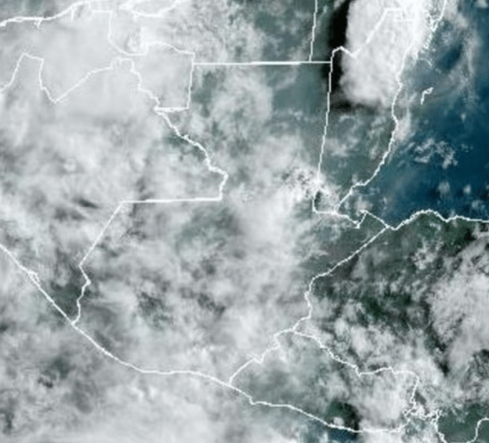 Se observa nubosidad y humedad en el territorio nacional, lo cual traerá lluvias este martes 11 de junio. (Foto: Insivumeh)