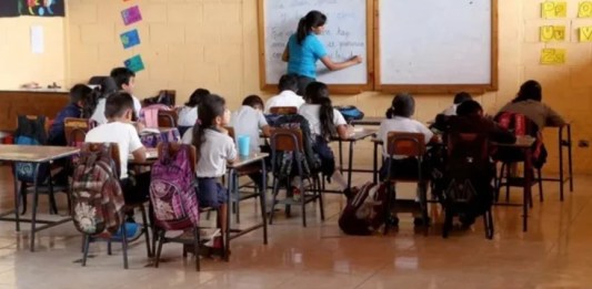 Clases presenciales. Foto: Archivo La Hora