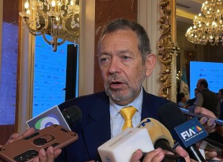 Ministro de Comunicaciones, Infraestructura y Vivienda, Félix Alvarado.