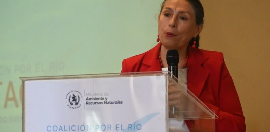 Las amenazas iban dirigidas al personal del Infom y a su directora, Karin Slowing. (Foto: Comisión Presidencial de Asuntos Municipales)