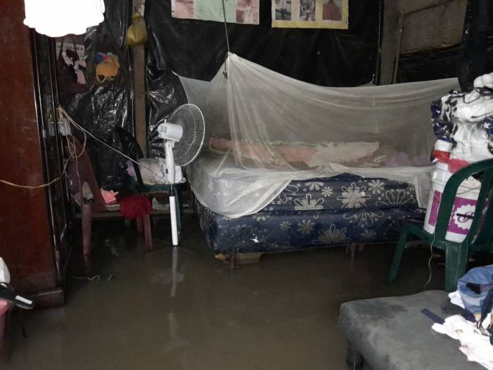 De acuerdo con los reportes, 79 viviendas quedaron inundadas en Petén, a causa de la intensa lluvia. Foto: Conred