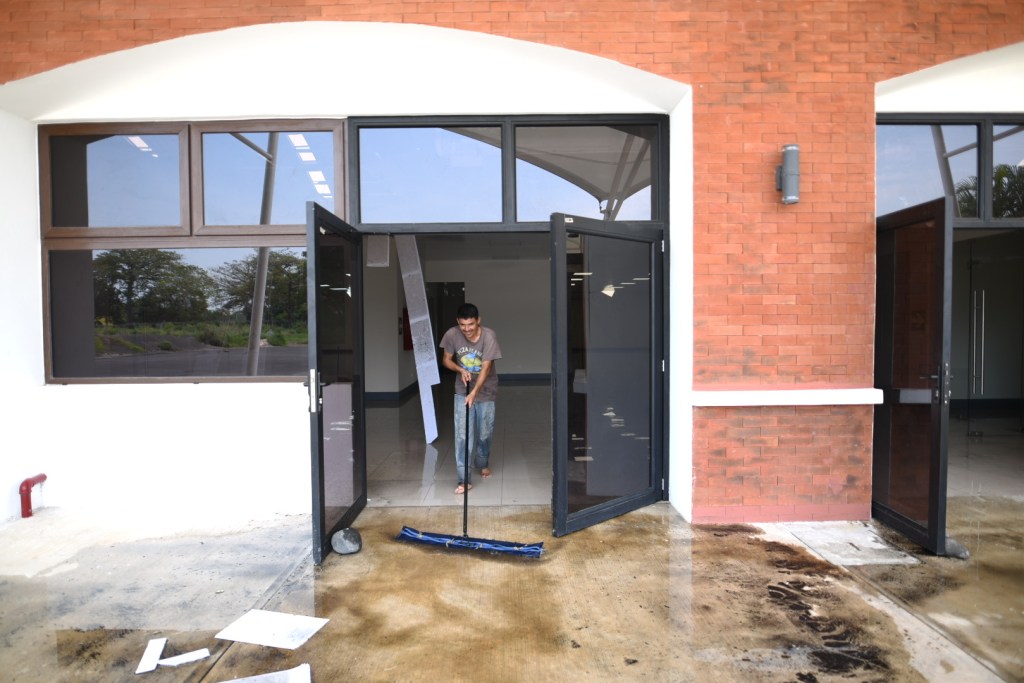 La sala de abordaje costó Q15.3 millones, pero ya presenta problemas. Foto: La Hora / Fabrizio Alonzo.