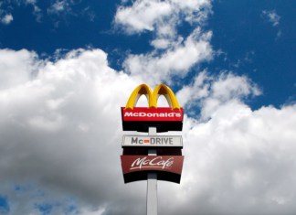 Vista del logo de McDonalds, en una fotografía de archivo. EEFE/Mauritz Antin