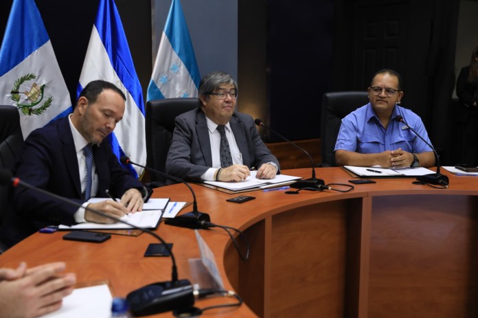 El convenio de Cooperación Biométrico fue suscrito por el ministro de Gobernación de Guatemala, Francisco Jiménez, el Ministro de Justicia y Seguridad de El Salvador, Héctor Villatoro, y el secretario de Seguridad de Honduras, Héctor Sánchez.