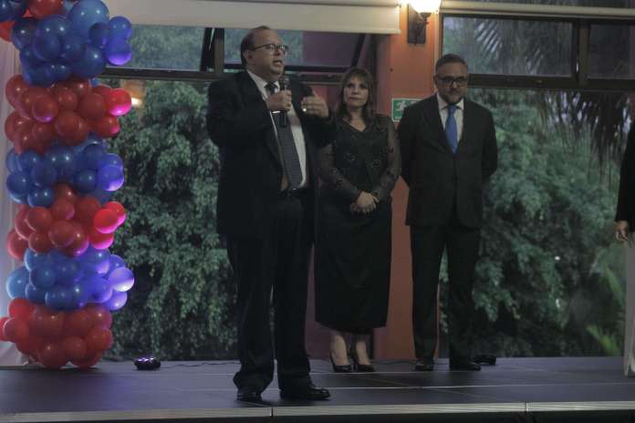 De izquierda a derecha: Edgar Orlando Ruano Godoy, María Elena Orellana y José Urrutia. Foto: La Hora / José Orozco.