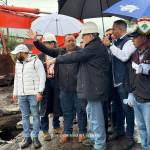 El presidente Bernardo Arévalo visitó el lugar donde se ubica la obra inconclusa de los Q 25 millones. (Foto: Municipalidad de Palín)