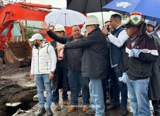 El presidente Bernardo Arévalo visitó el lugar donde se ubica la obra inconclusa de los Q 25 millones. (Foto: Municipalidad de Palín)