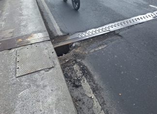 Se reporta la formación de un agujero en el Puente Belice. (Foto: Conred)