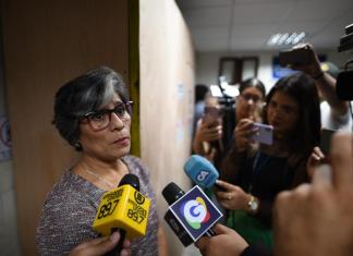 La abogada Claudia González, exmandataria de la Comisión Internacional contra la Impunidad en Guatemala (CICIG) enfrenta proceso penal por supuestamente haber cometido el delito de abuso de autoridad. Foto: Fabricio Alonzo/La Hora