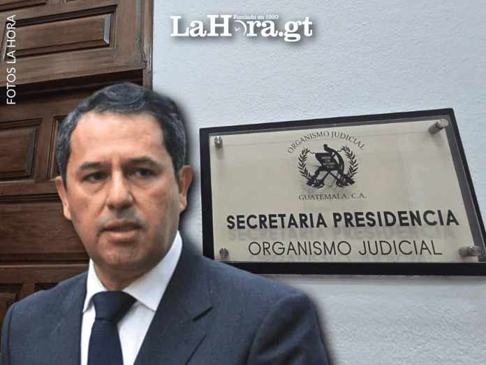 El presidente del Organismo Judicial, Oscar Cruz, y la Secretaría de ese poder. Arte: La Hora / Roberto Altán.