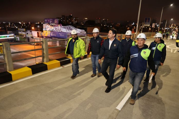 El alcalde metropolitano, Ricardo Quiñónez supervisa el paso a desnivel de la 13 calle. (Foto: Municipalidad de Guatemala)