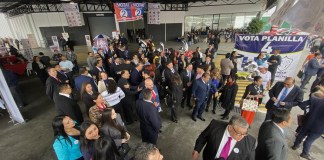 En la jornada se eligió a los integrantes para las comisiones de postulación para Magistrados de la CSJ y Salas de Apelaciones, por el Colegio de Abogados y Notarios de Guatemala. Foto Daniel Ramírez