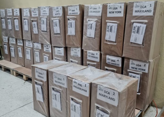 Así fueron enviadas las 26 mil cartillas a EE. UU. Foto: IGM / La Hora.