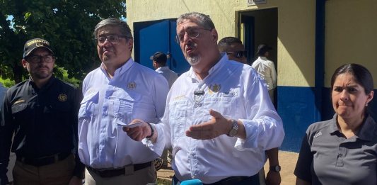 El presidente Bernardo Arévalo se pronunció por los bloqueos de los veteranos militares. (Foto: José Orozco/La Hora)