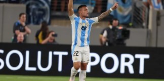 El delantero argentino Lautaro Martínez tras su gol durante la Copa América. EFE/EPA/JUSTIN LANE