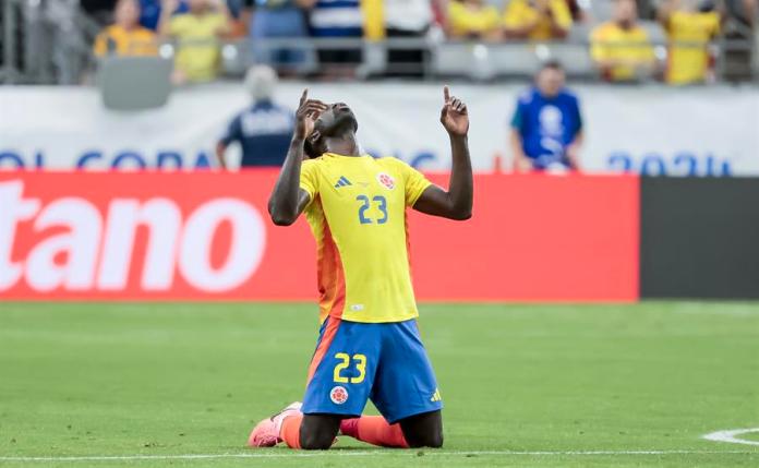 Davinson Sanchez de Colombia reacciona luego de derrotar a Costa Rica en la Copa América. EFE/EPA/JUAN G. MABANGLO