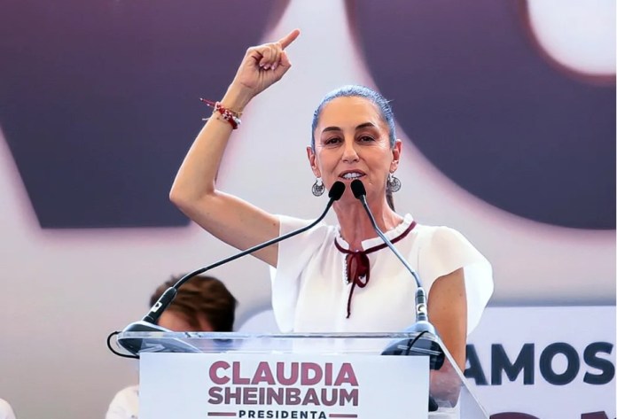 La candidata presidencial oficialista Claudia Sheinbaum, habla durante un acto político en la ciudad de León, estado de Guanajuato (México). EFE/Luis Ramírez