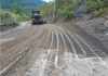 Maquinaria de caminos hace trabajos en una carretera del interior del país. Foto: La Hora / DGC.