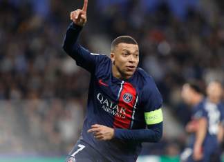 El delantero Kylian Mbappé celebra un gol en foto de archivo de Juan Herrero. EFE