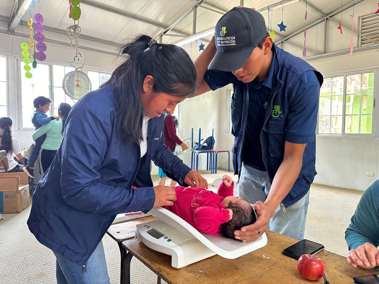 El objetivo principal de los Campamentos Nutrimóviles es reducir la desnutrición crónica y erradicar la desnutrición aguda en estas comunidades. Foto La Hora / Guatemaltecos por la nutrición.