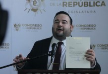 El diputado Julio Portillo presenta su iniciativa de ley para modificar el Programa del Adulto Mayor. Foto: José Orozco