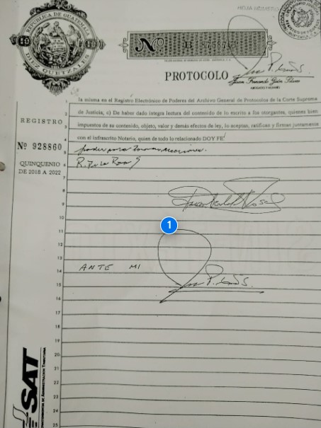El doctor Juan Francisco de la Rosa, hizo llegar a La Hora, el documento donde su hermano Roberto le otorga el mandato.