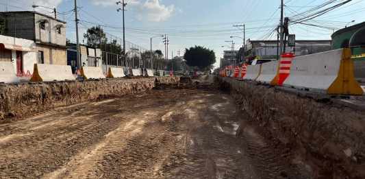 La deficiente supervisión de obras redunda en que los proyectos se queden a medias. Trabajos en la construcción del paso a desnivel en la Avenida Petapa y 52 calle. Foto: SNIP.