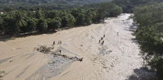 La totalidad de los ríos de Guatemala están contaminados, según el MARN, algunos con pésima calidad del agua. En la imagen una parte del río Motagua. Foto: La Hora/AFP.